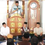 Kunker di Desa Labangkar, Bupati Sumbawa Janji Perbaiki Jalan Rusak dan Lestarikan Lingkungan 