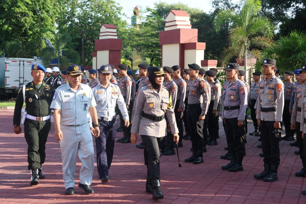 Kapolres Sumbawa Pimpin Apel Gelar Pasukan Operasi Zebra Rinjani 2025