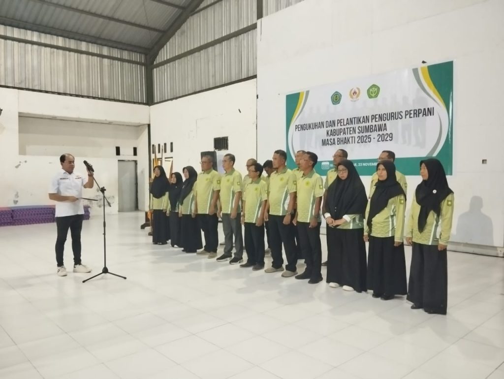 Ketua KONI Sumbawa Kukuhkan Pengurus Perpani Sumbawa