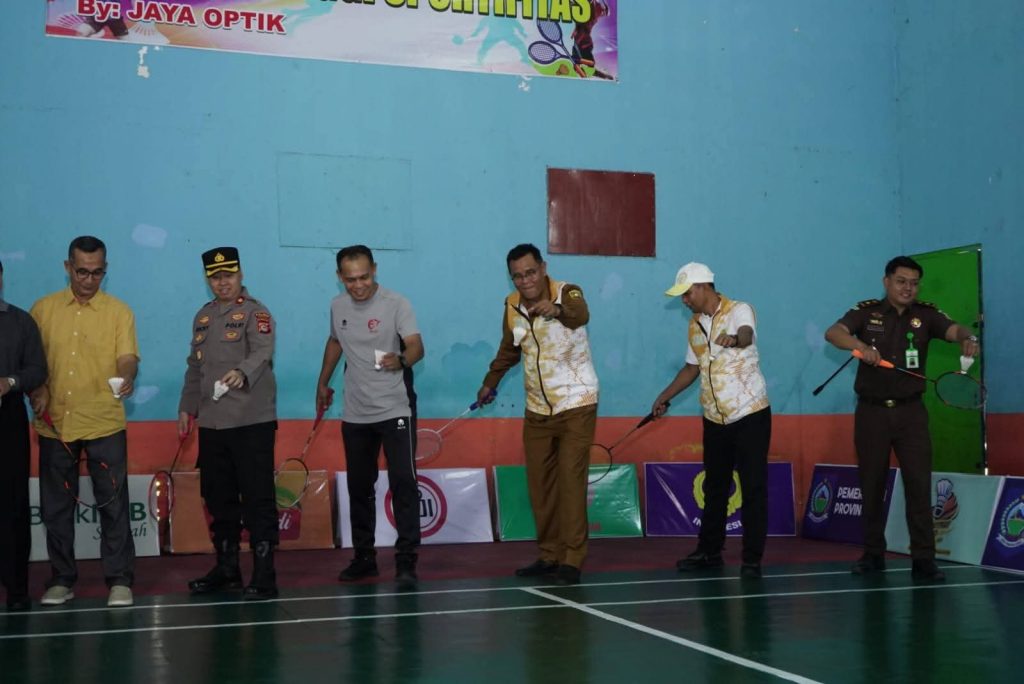 Kejuaraan Bulu Tangkis Gubernur Cup di Sumbawa Berlangsung Meriah