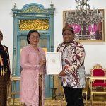 Paku Buwono XIV Keraton Surakarta, Anugerahi Gelar K.R.A Kepada Tokoh Sumbawa