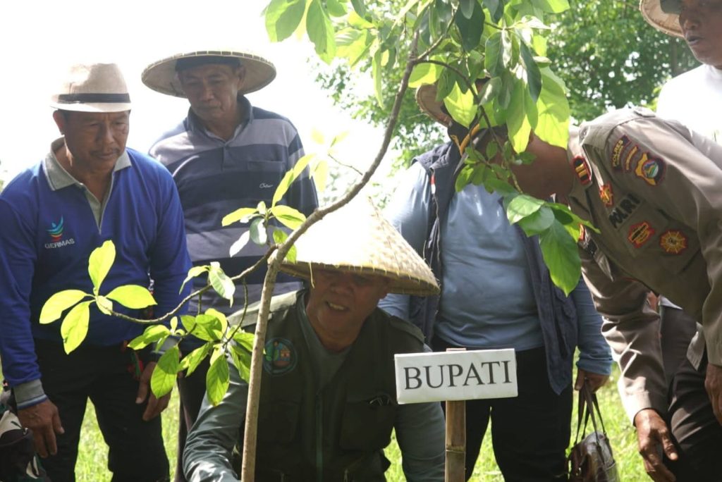 Bupati Sumbawa Tekankan Pelestarian Hutan Adalah Tanggung Jawab dan Kewajiban Bersama