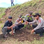 Wujudkan Lingkungan Asri, Polres Sumbawa Bersama Forkopimda Hijaukan Lahan di Desa Emang Lestari