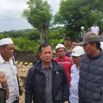 Pastikan Akses Masyarakat Kembali Normal, Gubernur NTB Tinjau Perbaikan Jalan Putus Di Moyo Hilir