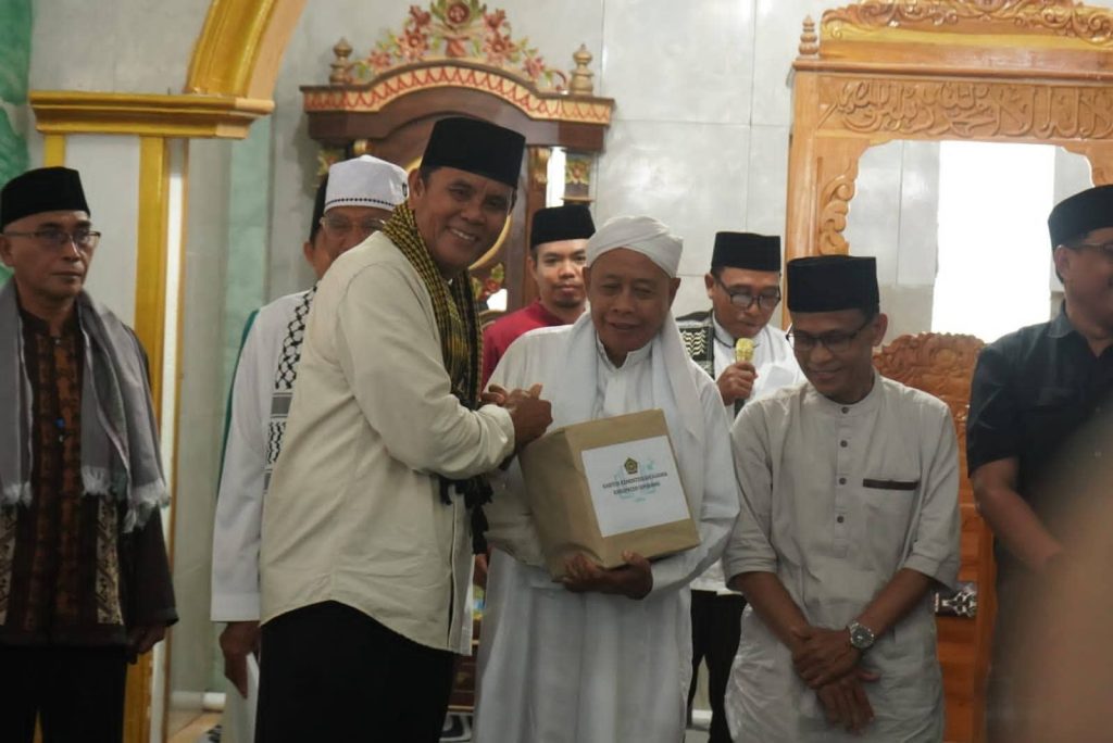 Safari Ramadan di Wilayah Barat Sumbawa, Bupati Sumbawa Ingatkan Pembangunan Daerah Harus Cepat