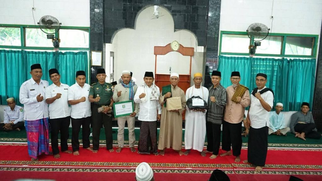 Serahkan Bantuan di Desa Simu, Ansori Hadirkan Kehangatan Ramadan 1447 Hijriah