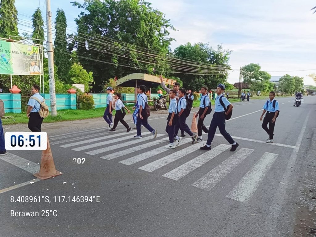 Jamin Keamanan Pelajar, Personel Polsek Utan Gelar “Strong Point” Pagi di Kawasan Sekolah