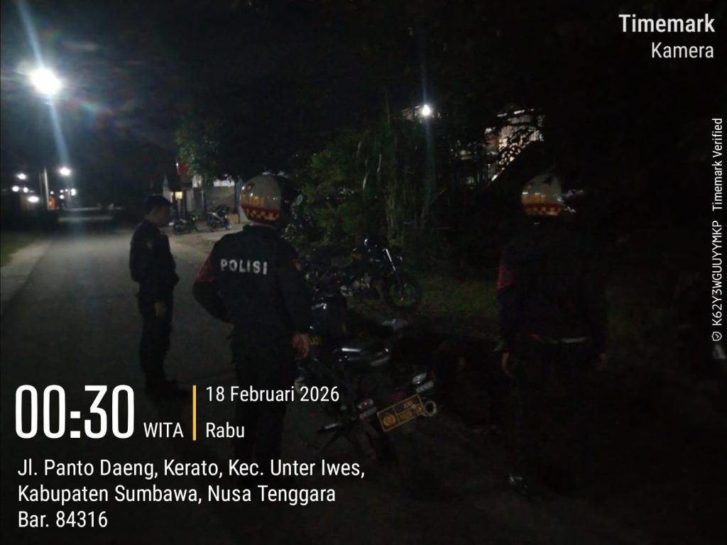 Unit Patroli Sat Samapta Polres Sumbawa Bubarkan Aksi Balap Lari di Area SMKN 3 Sumbawa