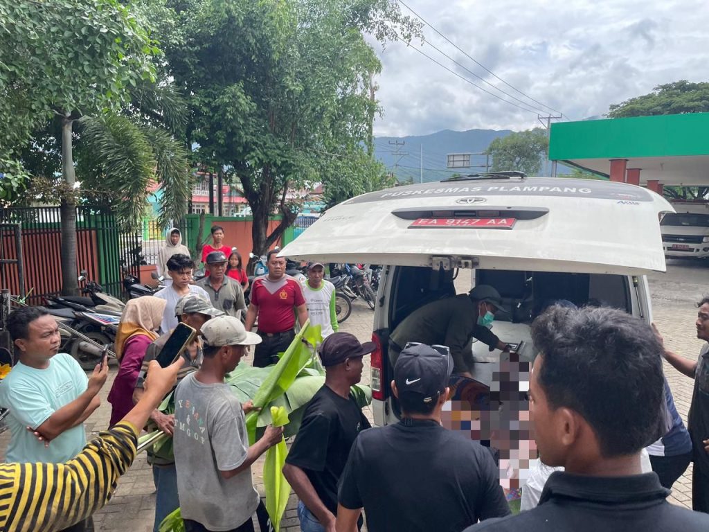 Tolak Disuruh Cari Rumput, Seorang Pemuda di Plampang Diduga Dibakar Ibu Kandungnya