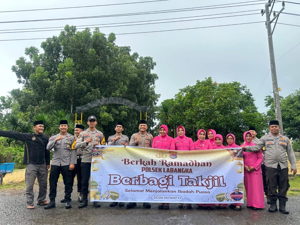 Indahnya Berbagi di Bulan Suci, Polsek Labangka Bagikan Takjil dan Gelar Buka Puasa Bersama