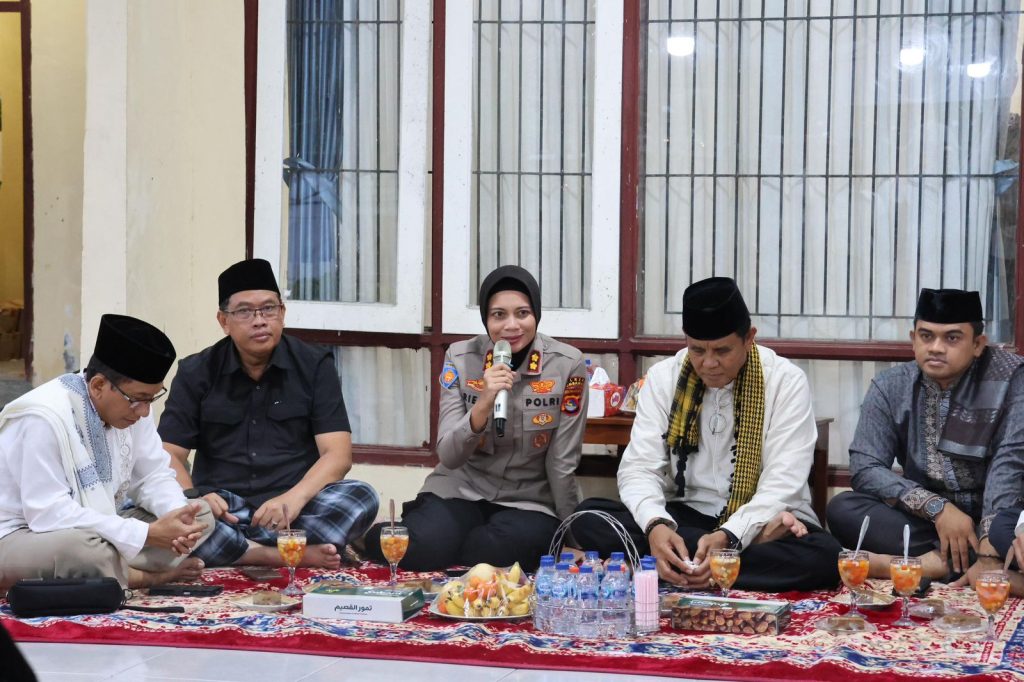 Safari Ramadan di Kecamatan Alas, Kapolres Sumbawa Ajak Masyarakat Jaga Kamtibmas dan Waspadai Judi Balap Lari