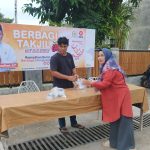 Berbagi Keberkahan Ramadan, Rumah Aspirasi H. Johan Rosihan Bagikan Ratusan Takjil Setiap Hari