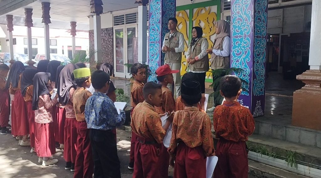 Belajar Sejarah Secara Langsung, Siswa SDN Mata Tarano Kunjungi Museum Sumbawa
