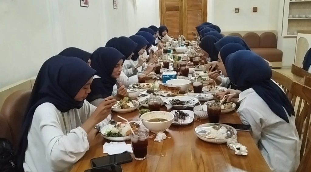 Masakan Khas Sumbawa di Rumah Makan Bu Mini Jadi Andalan untuk Berbuka Puasa