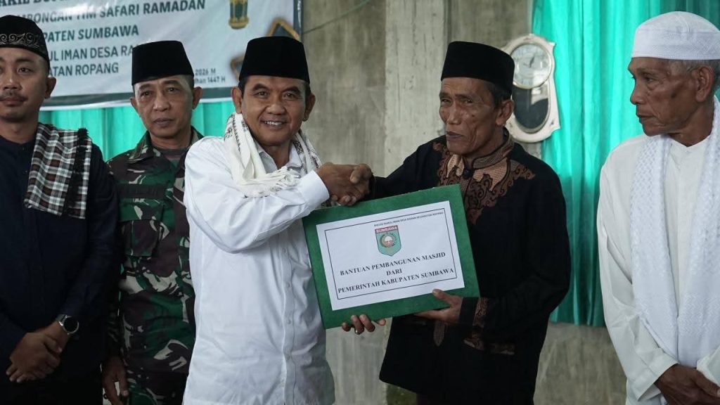 Safari Ramadan di Desa Ranan, Wakil Bupati Sumbawa Serap Aspirasi Masyarakat dan Salurkan Bantuan