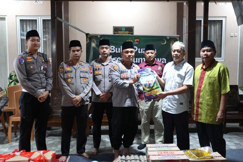 Polres Sumbawa Salurkan Sembako dan Santunan di Panti Asuhan Muhammadiyah