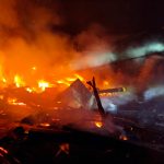 Diduga Arus Pendek Listrik Hanguskan Rumah Panggung di Desa Ngeru, Polsek Moyo Hilir Amankan TKP