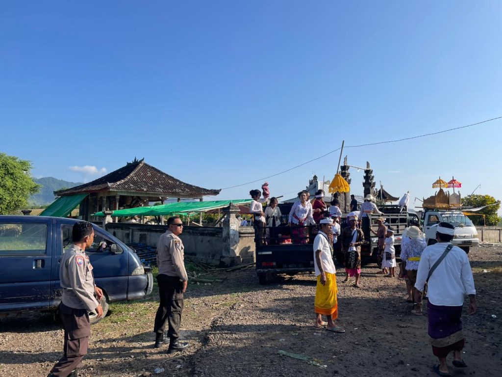 Pastikan Perayaan Nyepi Umat Hindu Berjalan Khidmat dan Lancar, Polsek Plampang Kawal Pelaksanaan Ritual