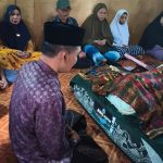 Melayat Ke Rumah Duka Anggota Damkar Yang Gugur Saat Bertugas, Wakil Bupati Sampaikan Belasungkawa