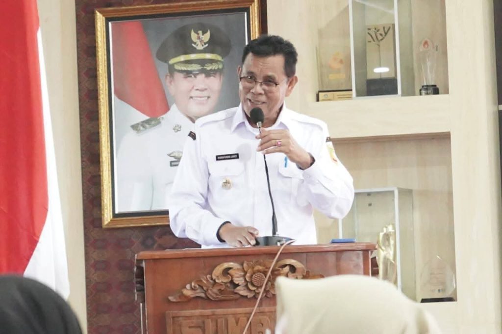 Buka Sosialisasi dan Penerapan IKD, Bupati Sumbawa Inginkan ASN Jadi Pelopor IKD