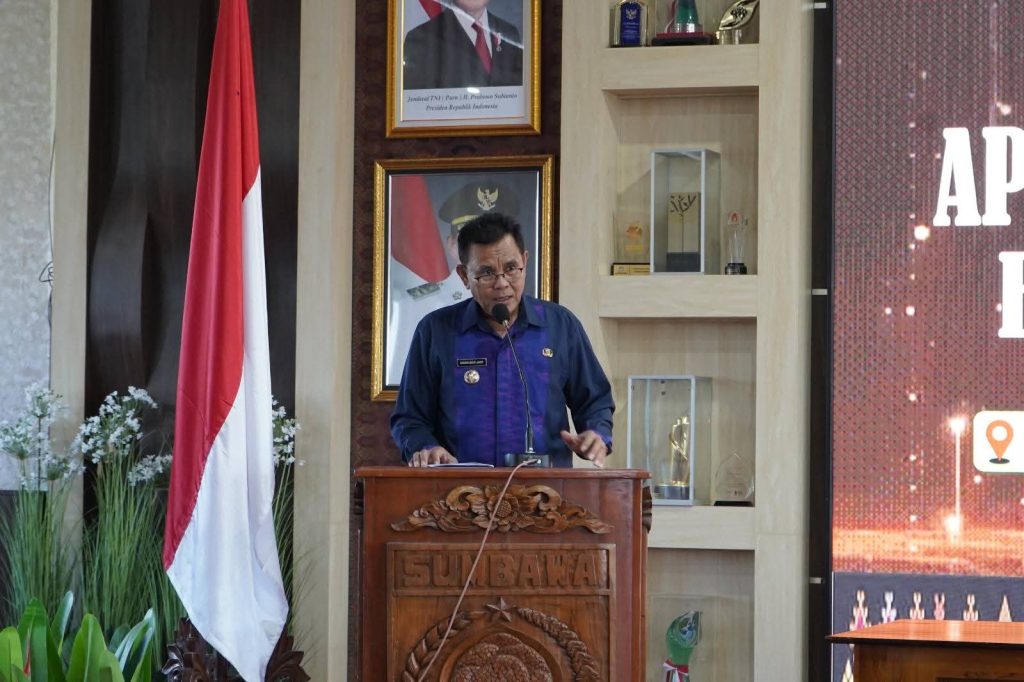 Buka Bimtek Pengadaan Barang dan Jasa Secara Elektronik, Bupati Sumbawa Tekankan Peran Strategis Sistem Digital