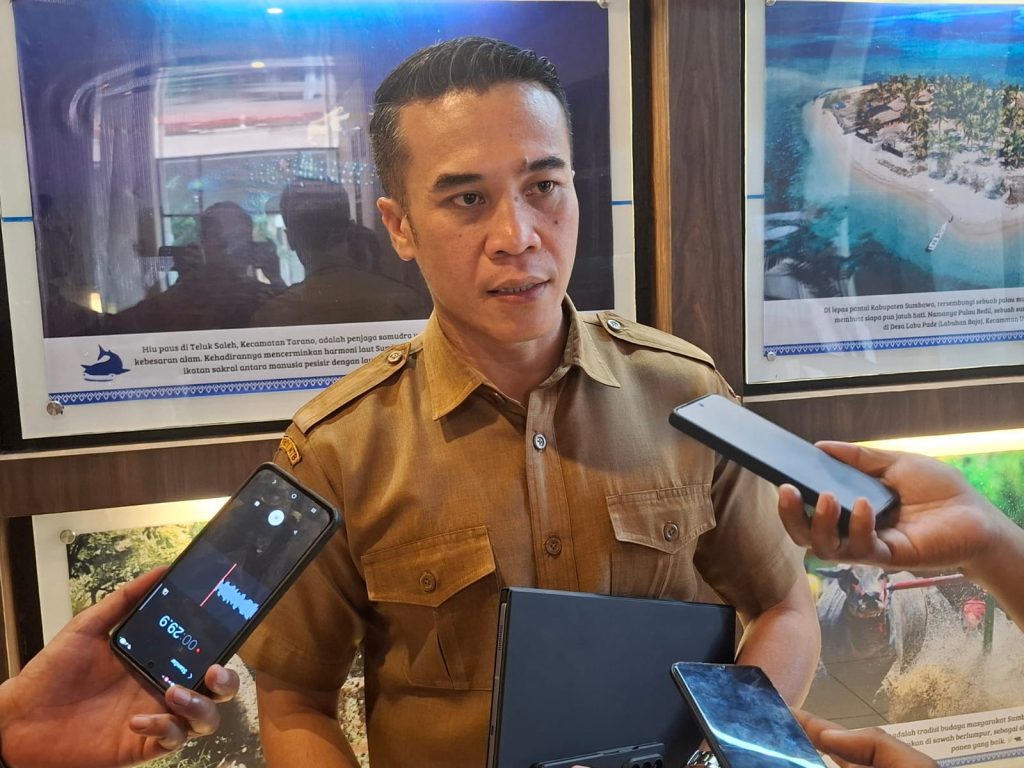 Masyarakat Diminta Tidak Panik, Pemda Sumbawa Pastikan Minyak Goreng Tersedia di Pasaran