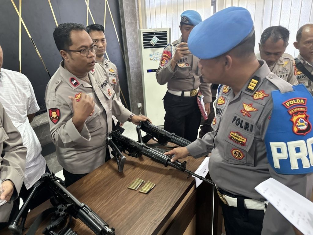 Tegakkan Disiplin Anggota, Senpi Inventaris SPKT Polres Sumbawa Jalani Pemeriksaan Berkala