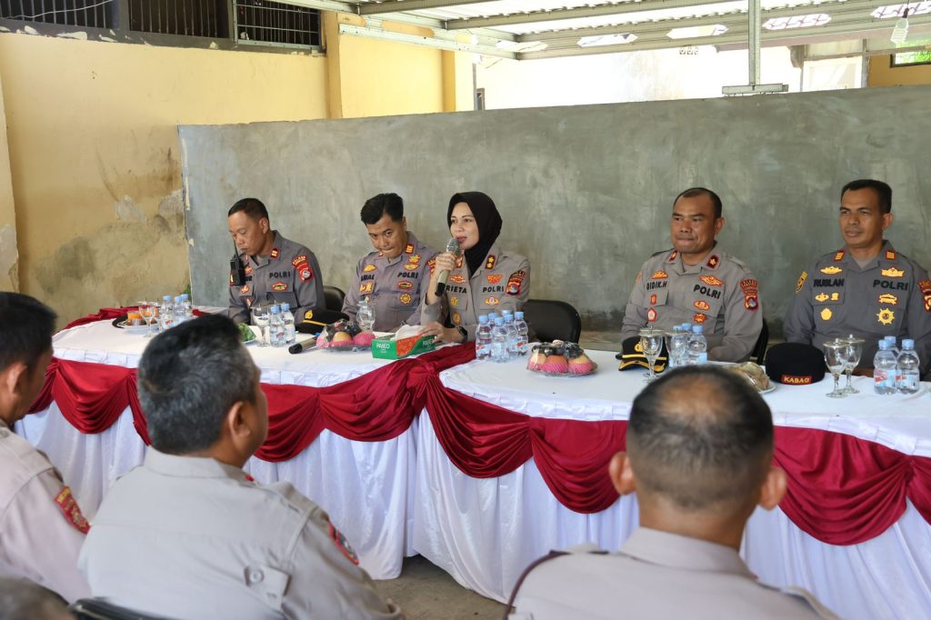 Tingkatkan Pelayanan, Kapolres Sumbawa Laksanakan Kunjungan Kerja ke Polsek