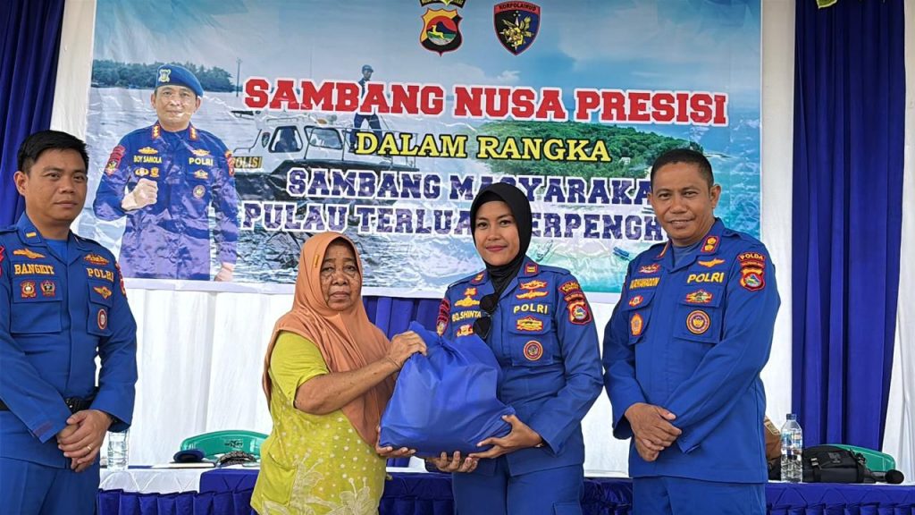 Sambang Nusa Presisi, Polairud Perkuat Kesadaran Hukum Masyarakat Pesisir di Pulau Terluar Sumbawa