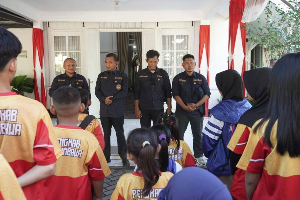 Lepas Kontingen Taekwondo, Wabup Sumbawa Minta Tunjukkan Kemampuan dan Bersaing Dengan Sportif