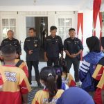 Lepas Kontingen Taekwondo, Wabup Sumbawa Minta Tunjukkan Kemampuan dan Bersaing Dengan Sportif