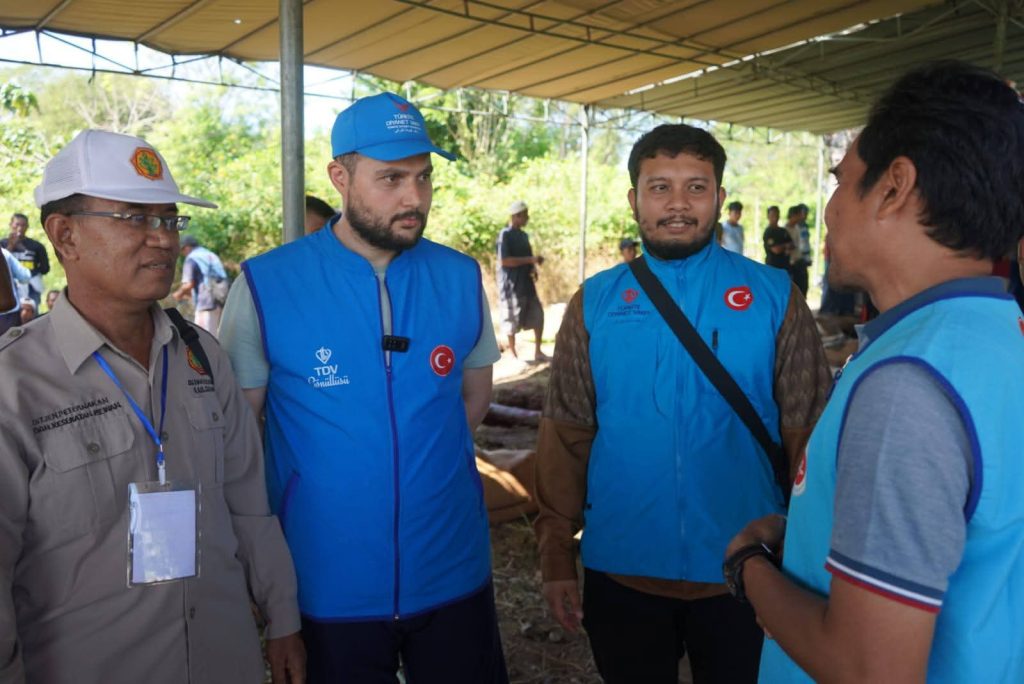 Pastikan Hewan Kurban Sehat dan Aman, Kadisnakeswan Sumbawa Pantau Langsung Proses Pemotongan