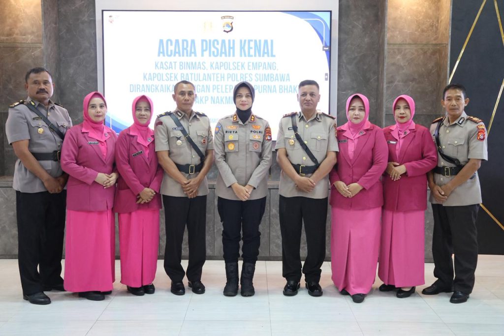 Kapolres Sumbawa Pimpin Sertijab Kasat Binmas dan Dua Kapolsek Serta Pelepasan Purna Tugas