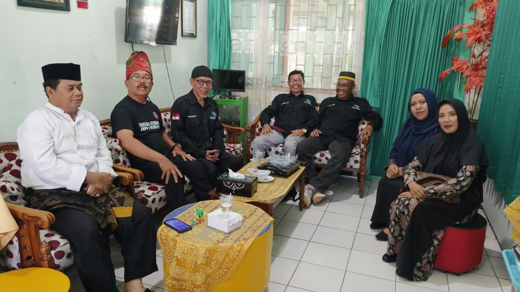 Cegah Tawuran Terulang, Dewan Pendidikan Sumbawa Datangi Dua SMP