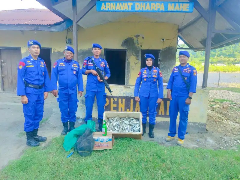 Dengar Ledakan di Perairan Selat Alas, Sat Polairud Sumbawa Temukan Bom Ikan dan Hasil Tangkapan