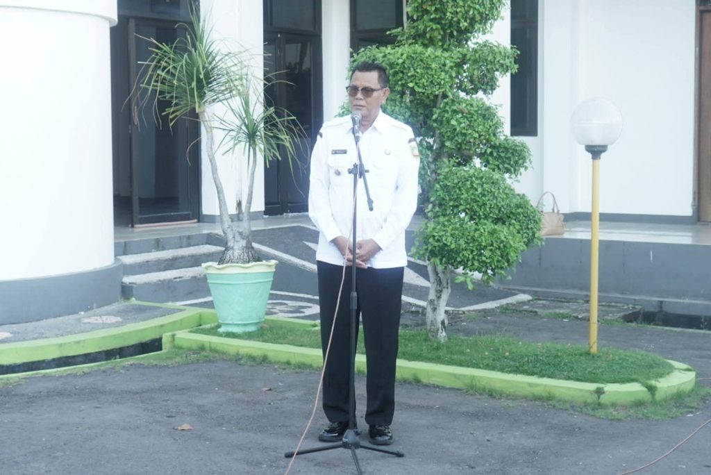 Pimpin Apel, Bupati Sumbawa Tekankan Pentingnya Jaga Hutan Lestarikan Bahasa Daerah
