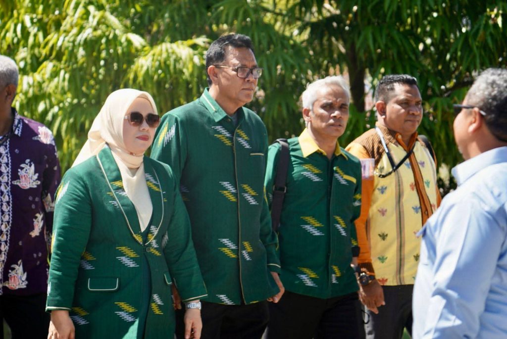 Bertemu Dirut Berdikari di Penas Gorontalo, Bupati Sumbawa Upayakan Percepatan Industri Unggas Terintegrasi