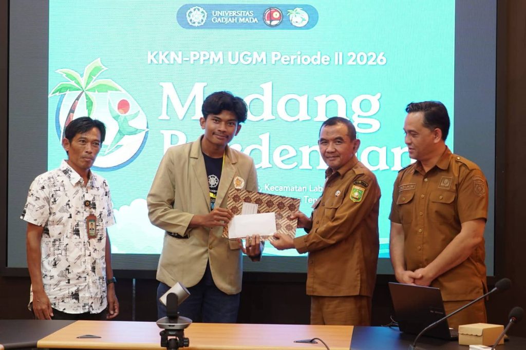 Siap Mengabdi di Pulau Medang, Wakil Bupati Sumbawa Terima 26 Mahasiswa KKN-PPM UGM