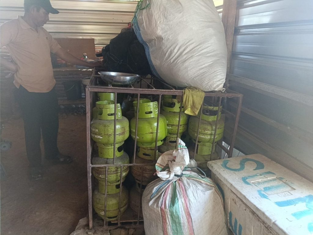 Tindak Lanjuti Informasi Masyarakat, Polsek Empang Tertibkan Penjualan Gas LPG 3 Kg Ilegal
