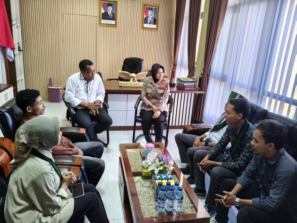 Kapolres Sumbawa Diskusi Isu Lingkungan dan Narkoba bersama HMI Cabang Sumbawa