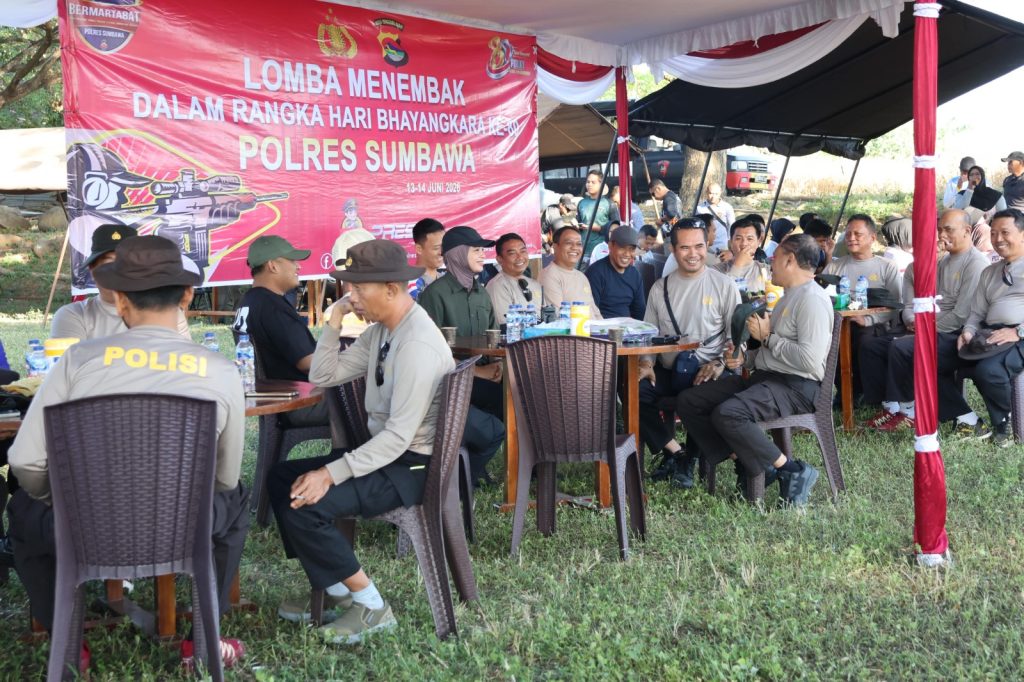 Sambut Hari Bhayangkara ke-80, Polres Sumbawa Gelar Lomba Menembak