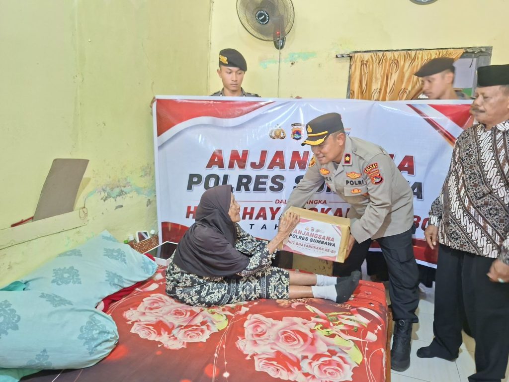 Sambut Hari Bhayangkara ke-80, Polres Sumbawa Gelar Anjangsana dan Baksos kepada Purnawirawan dan Warakawuri