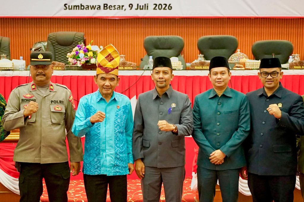 Wakil Bupati Sumbawa Ikuti Paripurna Penyampaian Pandangan Umum Fraksi-Fraksi DPRD Terhadap Ranperda Pertanggungjawaban Pelaksanaan APBD TA 2025