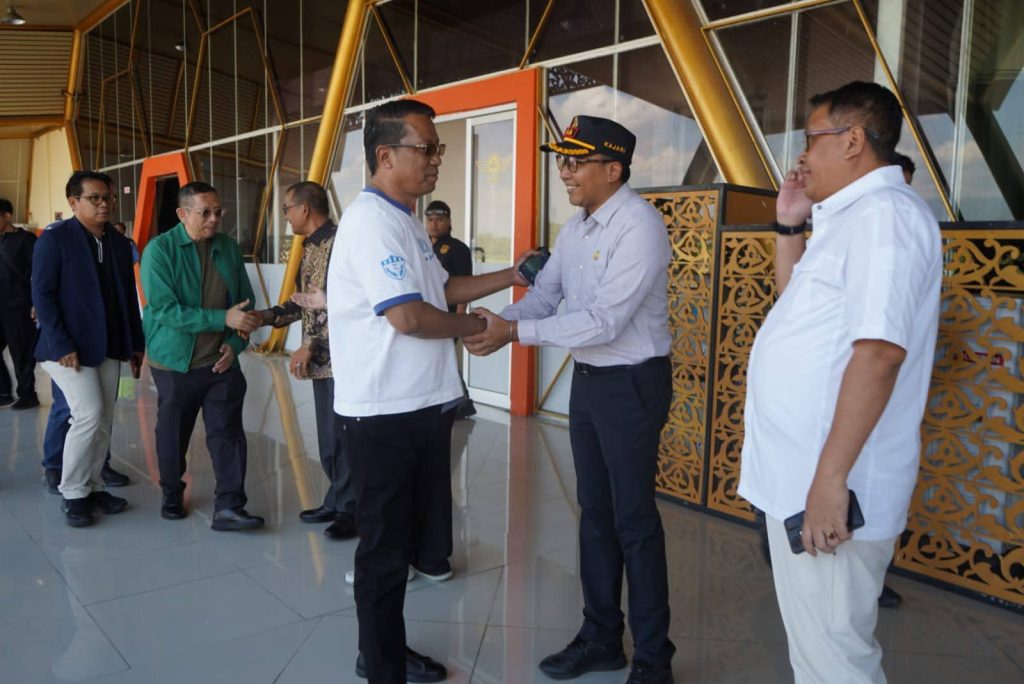 Menteri Hukum Republik Indonesia Tiba di Sumbawa, Festival Hiu Paus di Tarano Jadi Agenda Utama